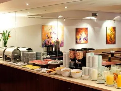 Superior 4-star Hotels Dazzler San Martín