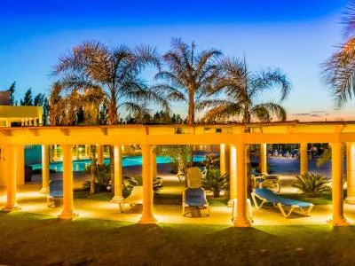 Hoteles 4 estrellas Howard Johnson Hotel Spa