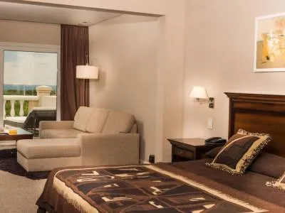 Hoteles 4 estrellas Howard Johnson Hotel Spa