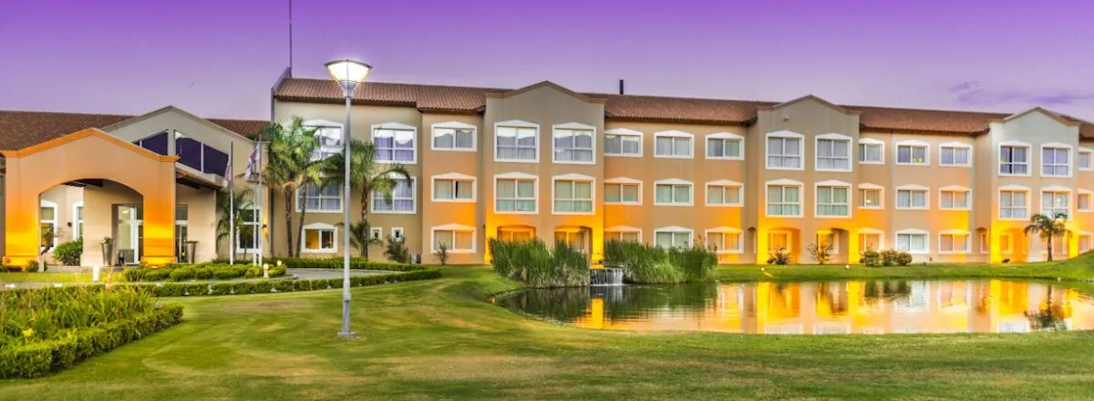 Hoteles 4 estrellas Howard Johnson Hotel Spa