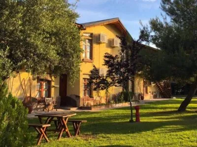 Los Troncos Cabañas 3 estrellas  en  San Rafael