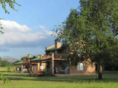Complejo Lomas del sol Cabins  in  Los Reartes