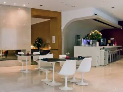 Hoteles 5 estrellas 725 Continental