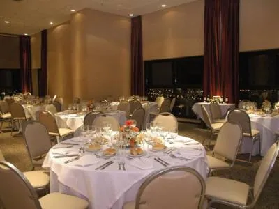 Hoteles 4 estrellas Howard Johnson Plaza