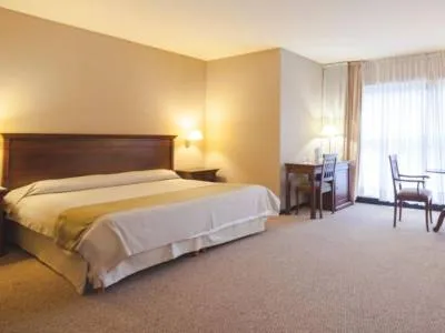 Hoteles 4 estrellas Howard Johnson Plaza