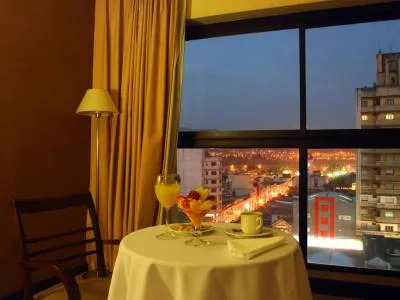 Hoteles 4 estrellas Howard Johnson Plaza