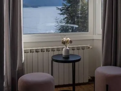 3-star Hostelries Le Lac Inn