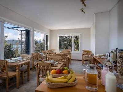 3-star Hostelries Le Lac Inn