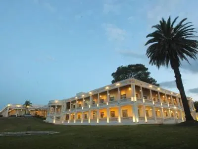 4-star Hotels Howard Johnson Sierras