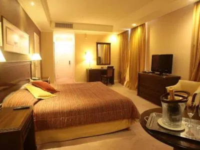 4-star Hotels Howard Johnson Sierras