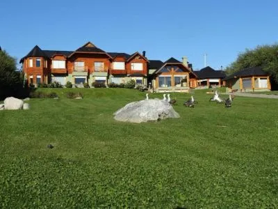 Los Hielos 3-star Hostelries  in  El Calafate