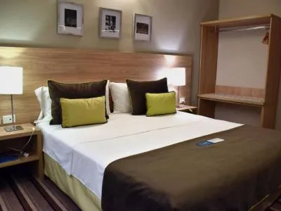 Hoteles 4 estrellas Tower Inn & Suites