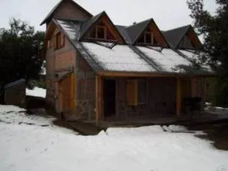 Cabañas La Cueva del Oso Cabañas 2 estrellas  en  Villa Pehuenia