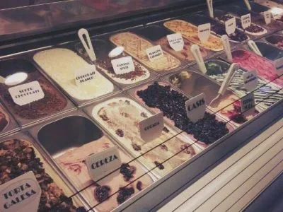 Charlot Ice Cream Shops  in  San Martín de los Andes