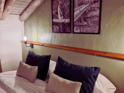 Hosterías 2 estrellas Las Lucarnas