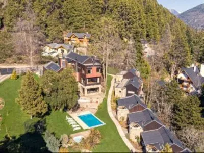 Rosas Blancas Apart Hotel by Visionnaire Apart Hoteles 3 estrellas  en  San Martín de los Andes