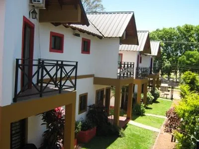 Complejo Altos del Parque Bungalows 3 estrellas  en  Colón