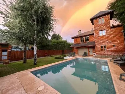 Torres del Sur Apart Hotel Apart Hoteles 3 estrellas  en  San Martín de los Andes