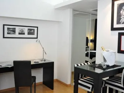 4-star Hotels Broadway Hotel & Suites