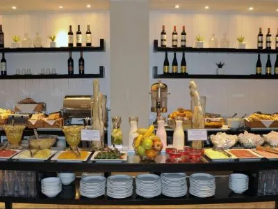 4-star Hotels Broadway Hotel & Suites