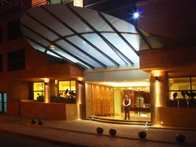 Entretenimientos Casino Hotel Howard Johnson Plaza