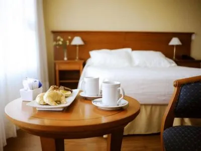 Hoteles 4 estrellas Australis Yene Hue