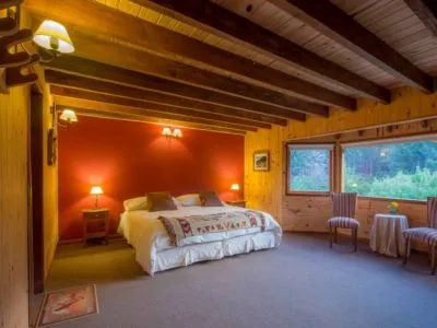 Accommodation in Lago Meliquina (30 Km. from San Martín de los Andes) Río Mel Lodge