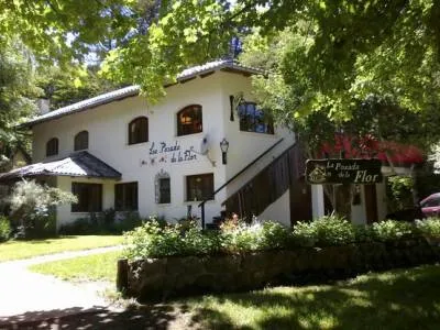 La Posada de la Flor 1-star Hostelries  in  Bariloche