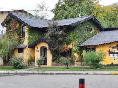La Casa del Árbol Albergues/Hostels  en  El Bolsón
