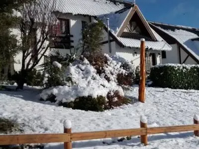 Playa Bonita Cabañas 2 estrellas  en  Bariloche