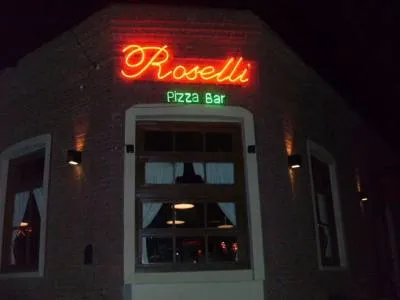 Roselli Pizza Bar Restaurants  in  Trelew