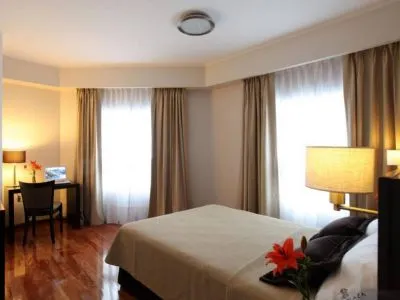 3-star Hotels Europlaza Hotel & Suites