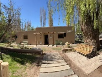 Don Lisandro Hostal & Restó Albergues/Hostels  en  Calingasta