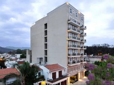 Hoteles 4 estrellas Amerian Salta