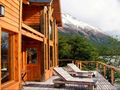 Aguas Arriba Lodge Hosterías  en  El Chaltén