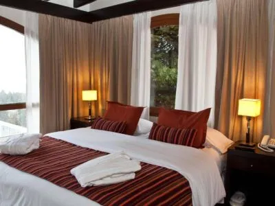 Hoteles 3 estrellas Monasterio Hotel y Cabañas