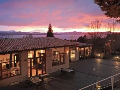 Monasterio Hotel y Cabañas Cabañas 3 estrellas  en  Bariloche