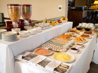 4-star Hotels Howard Johnson Trenque Lauquen