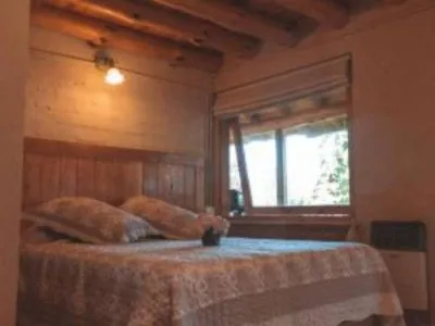 Alojamiento en Lago Meliquina (a 30 Km. de San Martín de los Andes) Hostería Meliquina