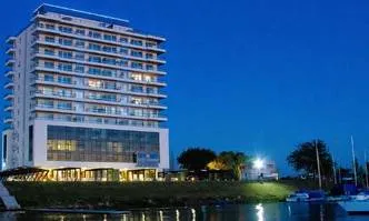 Puerto Amarras Hotel & Suites Hoteles 3 estrellas  en  Santa Fe