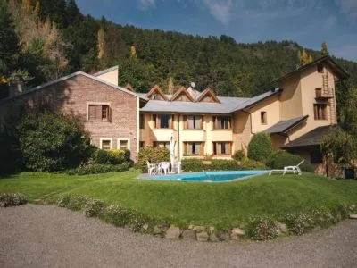 Hosterías 3 estrellas Las Lengas by Visionnaire