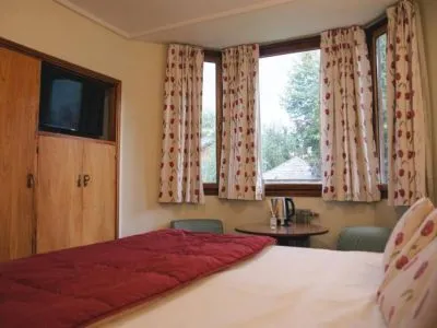 Hosterías 3 estrellas Las Lengas by Visionnaire