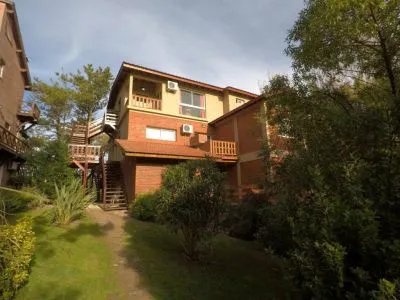 Merlion Cabins Cabins  in  Mar de las Pampas
