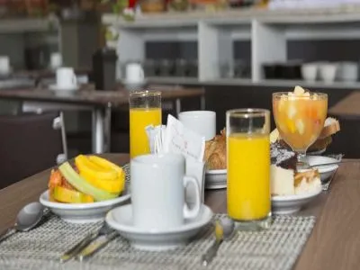 Hoteles 3 estrellas Arami Hotel & Lodge