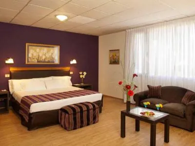 3-star Hotels Land Express