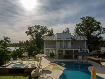 Cabins Placeres de la Costa