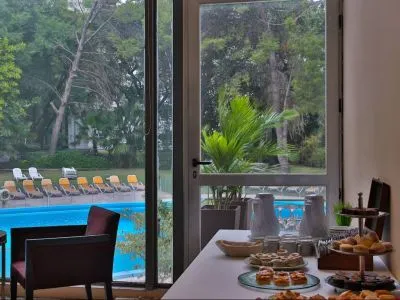 5-star Hotels Howard Johnson Plaza Hotel Mayorazgo