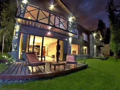 Orillas del Gutierrez Cabañas 3 estrellas  en  Bariloche