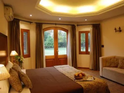 4-star Hotels Suter Petit Hotel