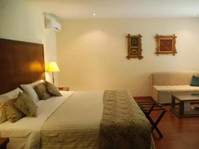 4-star Hotels Suter Petit Hotel